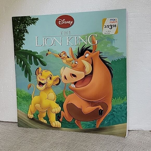 Lion King bundle. Shirt, sleeping pants, movie, books, figures - Picture 3 of 16